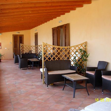 Solemar Hotel Leni Екстериор снимка