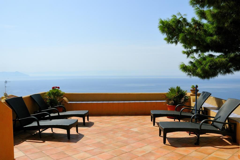 Solemar Hotel Leni Екстериор снимка